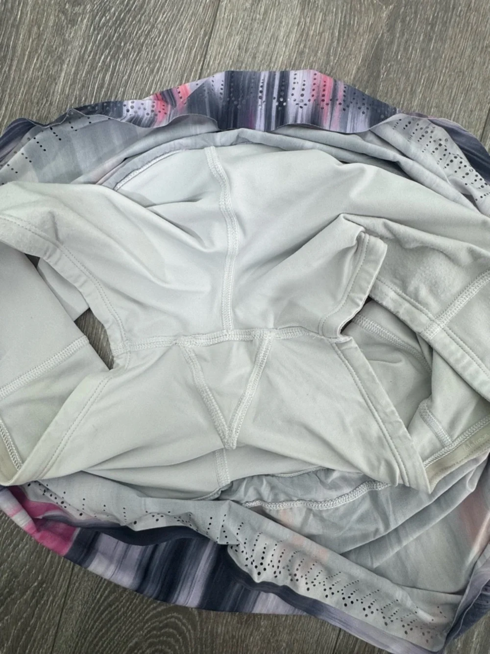 Lululemon Colorful Tennis Golf Skort Size 6 EUC Athletic Running Skirt